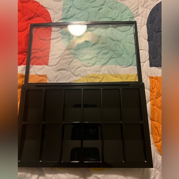 NIB MAC Pro Pallete Large - Picture 4 of 6